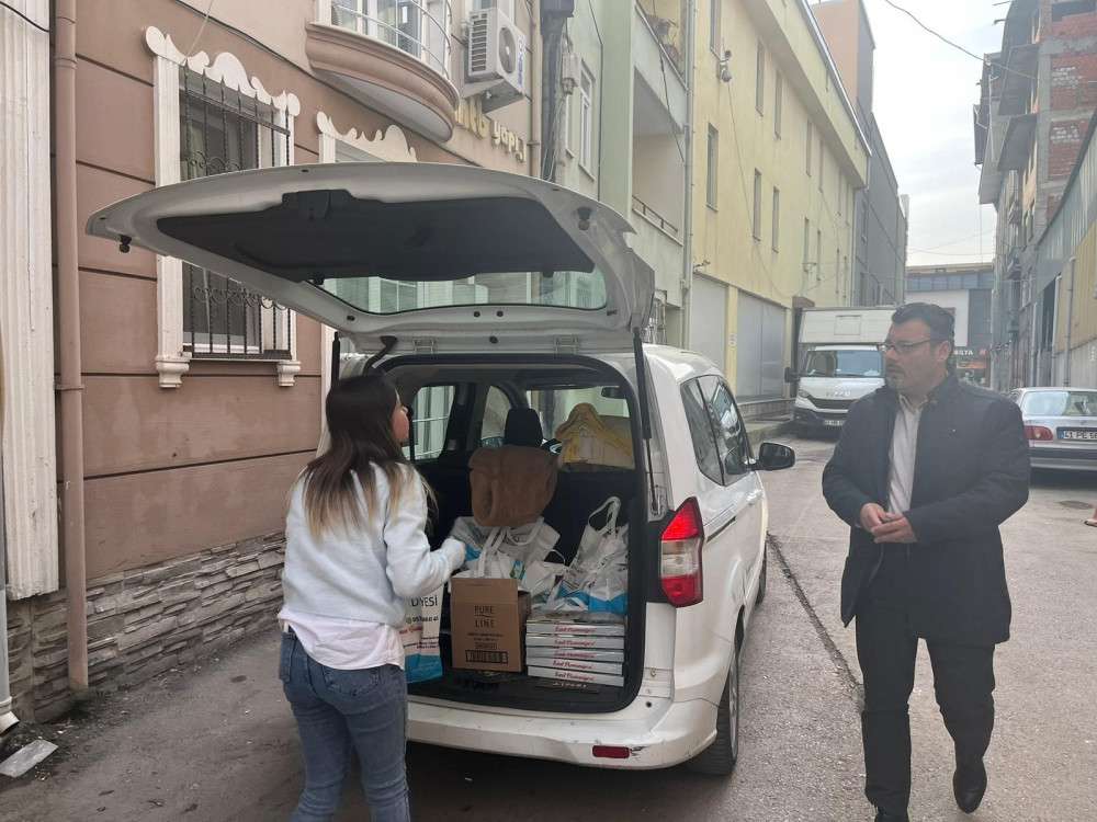 İZMİT BELEDİYESİ DEPREMZEDELERİ YANLIZ BIRAKMIYOR 