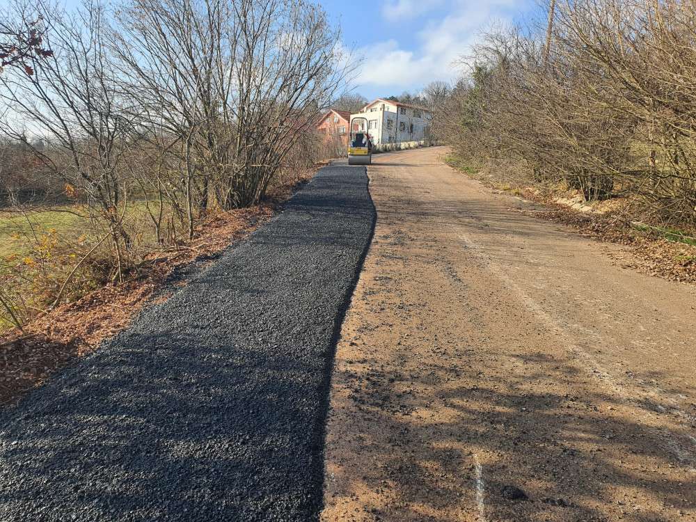 İZMİT'İN KIRSAL MAHALLERİNİDE ÜST YAPI ÇALIŞMALARI YAPILIYOR 