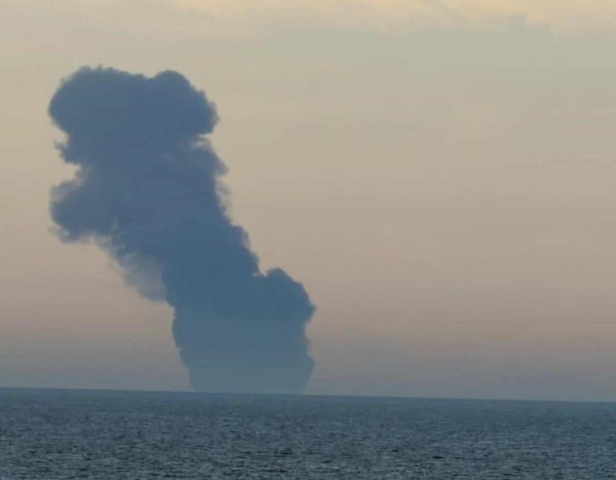 KANDIRA AÇIKLARINDA GEMİ YANGINI: ÇOK SAYIDA EKİP SEVK EDİLDİ