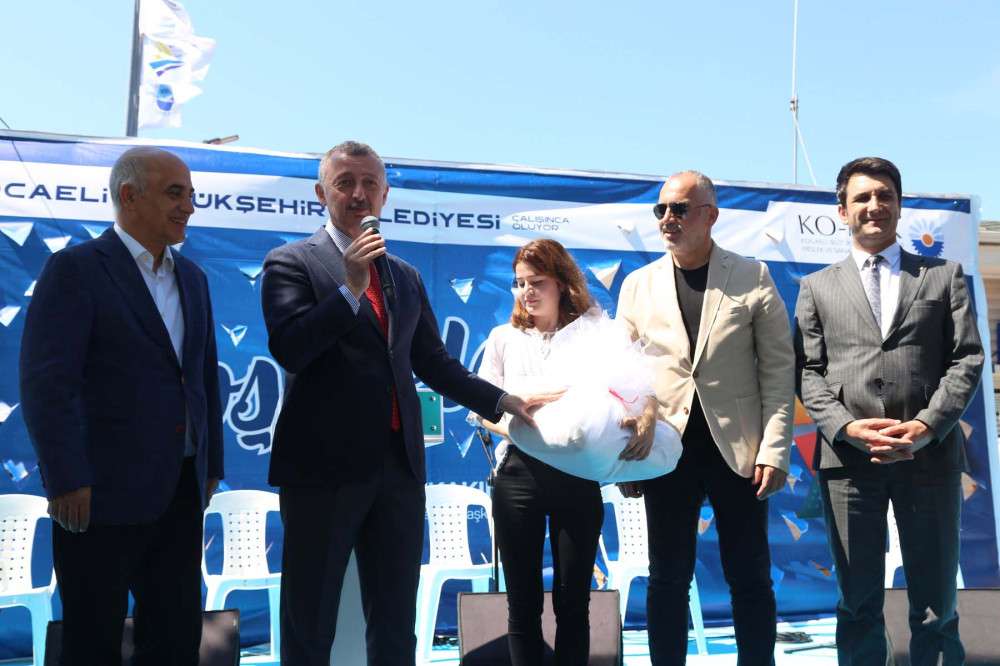 KARAMÜRSEL KO-MEK’TE YAZ ŞENLİĞİ TADINDA AÇILIŞ