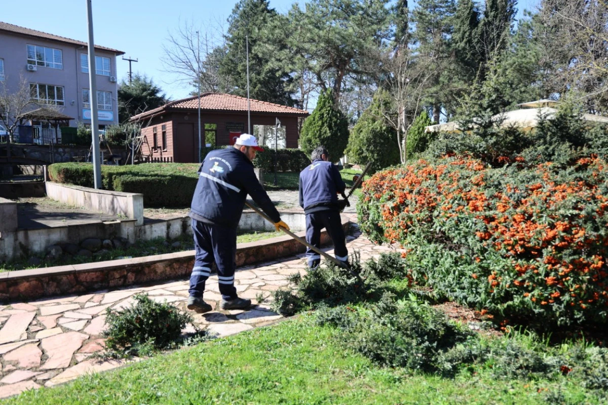 KARTEPE&rsquo;DE &Ccedil;EVRE D&Uuml;ZENLEMESİ