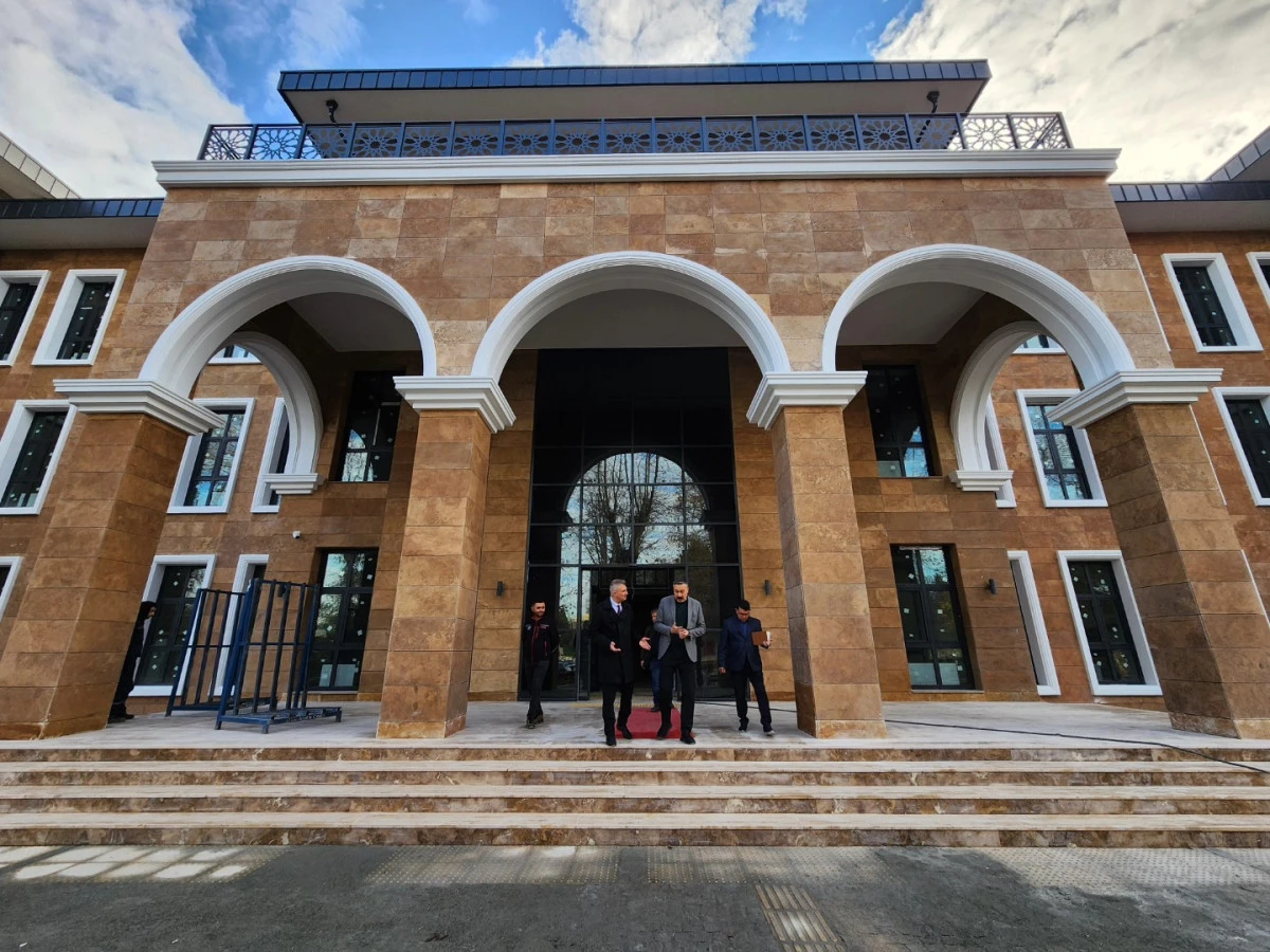 KAYMAKAMLIK TAŞINIYOR VATANDAŞIN İŞLEMLERİ AKSAYACAK