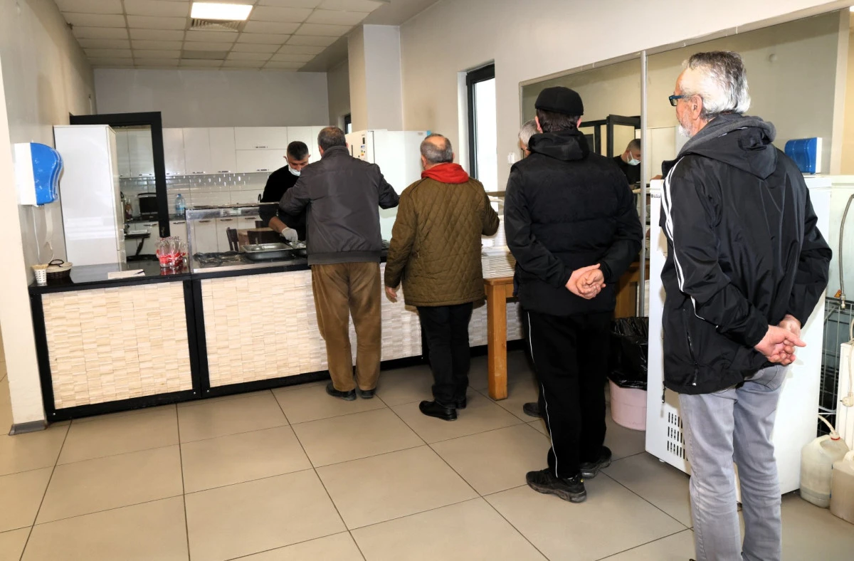 KİMSESİZLERE EV SICAKLIĞINDA HİZMET