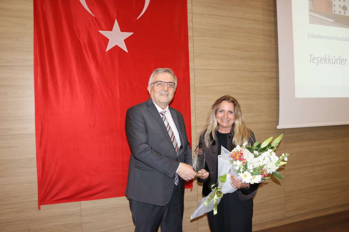 KOCAELİ ŞEHİR HASTANESİ’NDE HİDROTERAPİ UYGULAMALARI KURSU BAŞLADI
