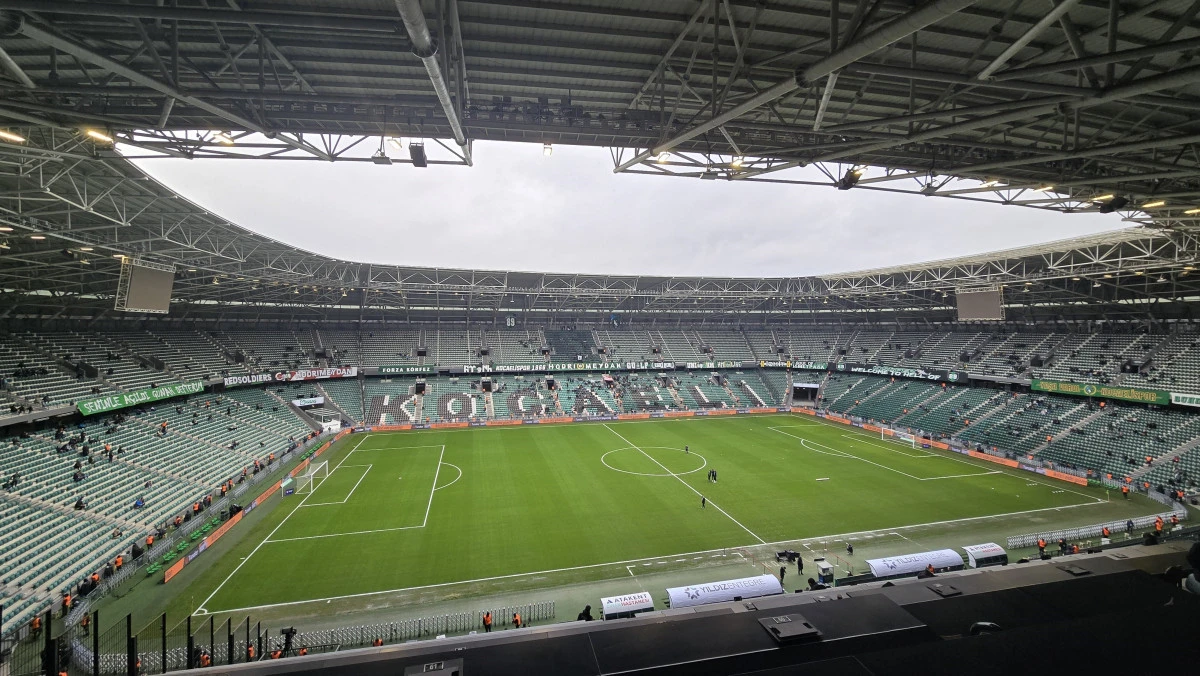 KOCAELİ STADYUMU'NUN ZEMİNİ MA&Ccedil;A HAZIR