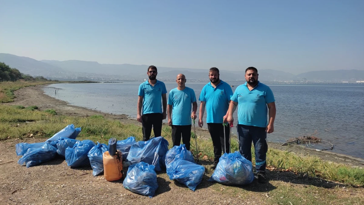 KOCAELİ’DE SAHİL TEMİZLİĞİ MAVİ TAKIM’DAN SORULUR