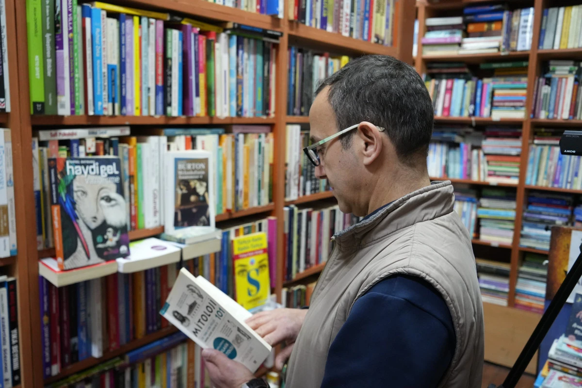 KOCAELİLİ SAHAFIN SHAKESPEARE &Uuml;Z&Uuml;NT&Uuml;S&Uuml;