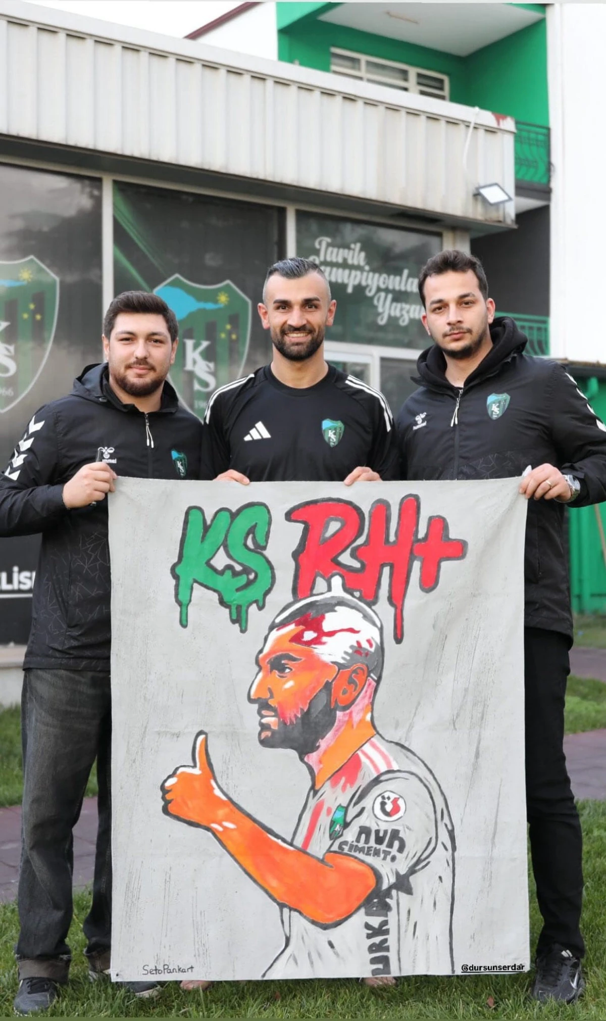 KOCAELİSPORLU TARAFTARLARDAN, SERDAR DURSUN’A DERBİ TEPKİSİ