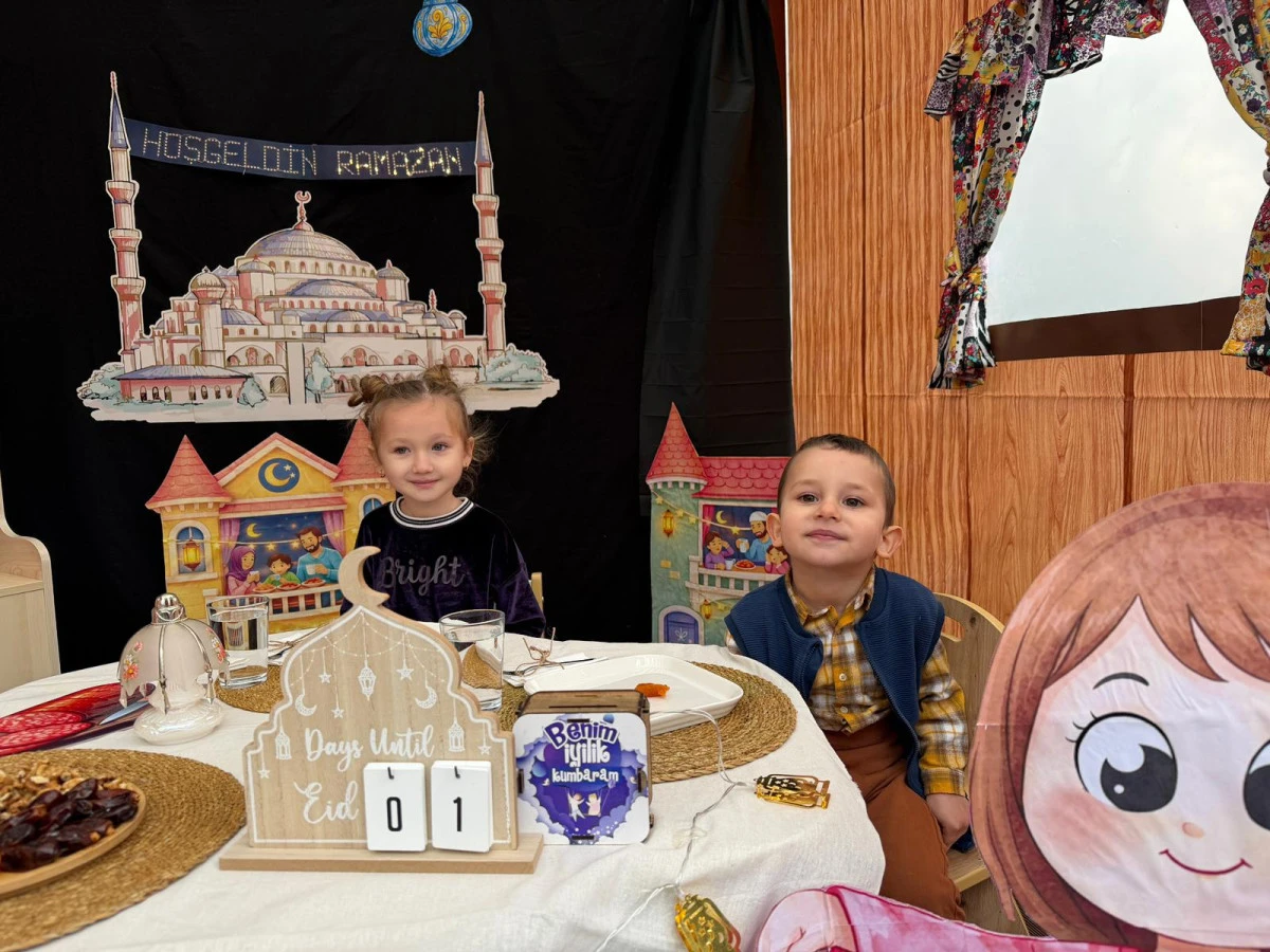 LOKOMOTİF &Ccedil;OCUK K&Ouml;Y&Uuml;&rsquo;N&Uuml; RAMAZAN COŞKUSU SARDI