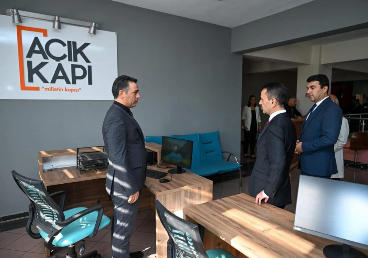 MİLLETİN KAPISI &ldquo;A&Ccedil;IK KAPI&rdquo;