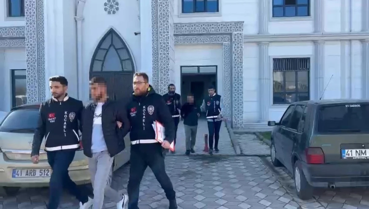 OKUL BAH&Ccedil;ESİNDE OĞLUNUN G&Ouml;Z&Uuml; &Ouml;N&Uuml;NDE &Ouml;LD&Uuml;R&Uuml;LM&Uuml;ŞT&Uuml;: 4 SANIĞA 41 YIL HAPİS