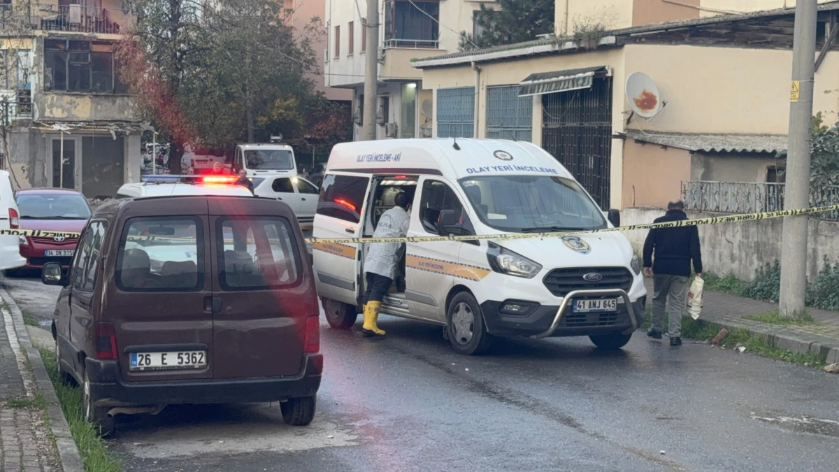 ÖNCE BIÇAK ÇEKTİ, SONRA BİNAYI YAKTI: İŞÇİLER ALEVLERDEN ÇARŞAF BAĞLAYARAK KURTULDU