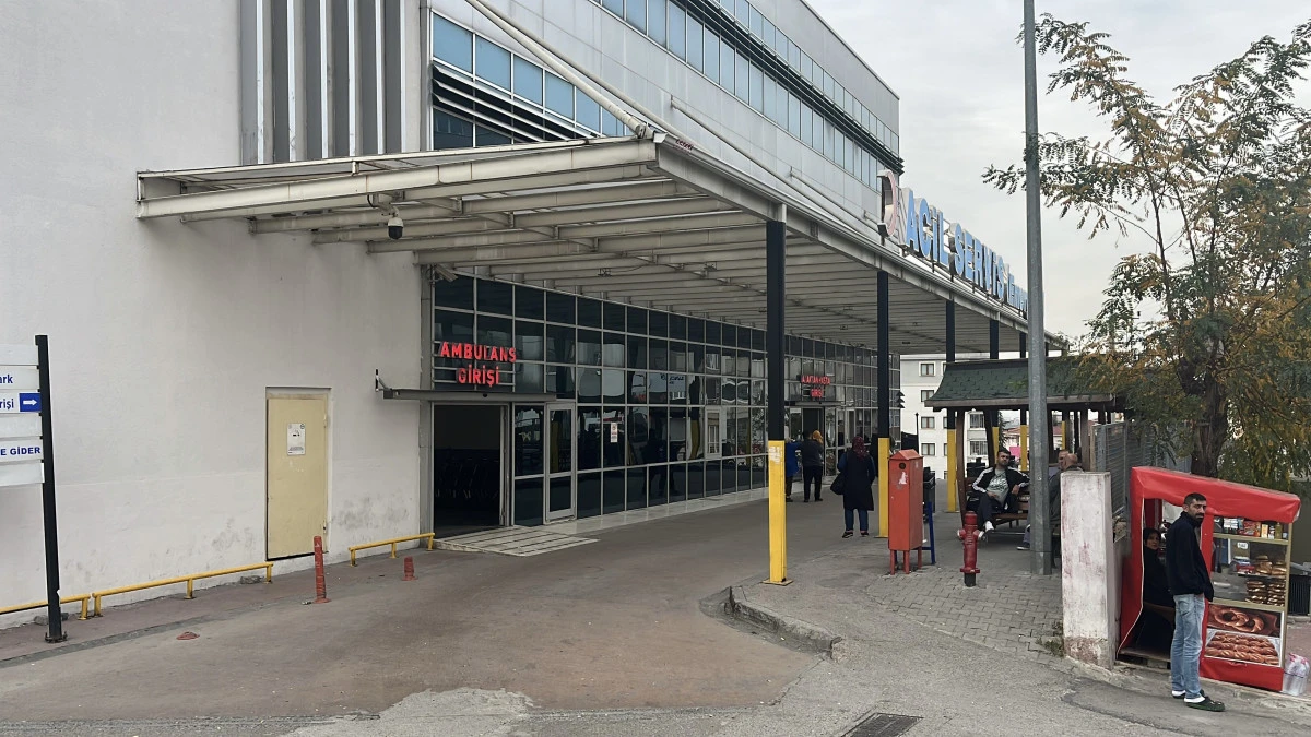 ÖZEL LİSEDE GIDA ZEHİRLENMESİ ALARMI: 14 ÖĞRENCİ HASTANEYE KALDIRILDI