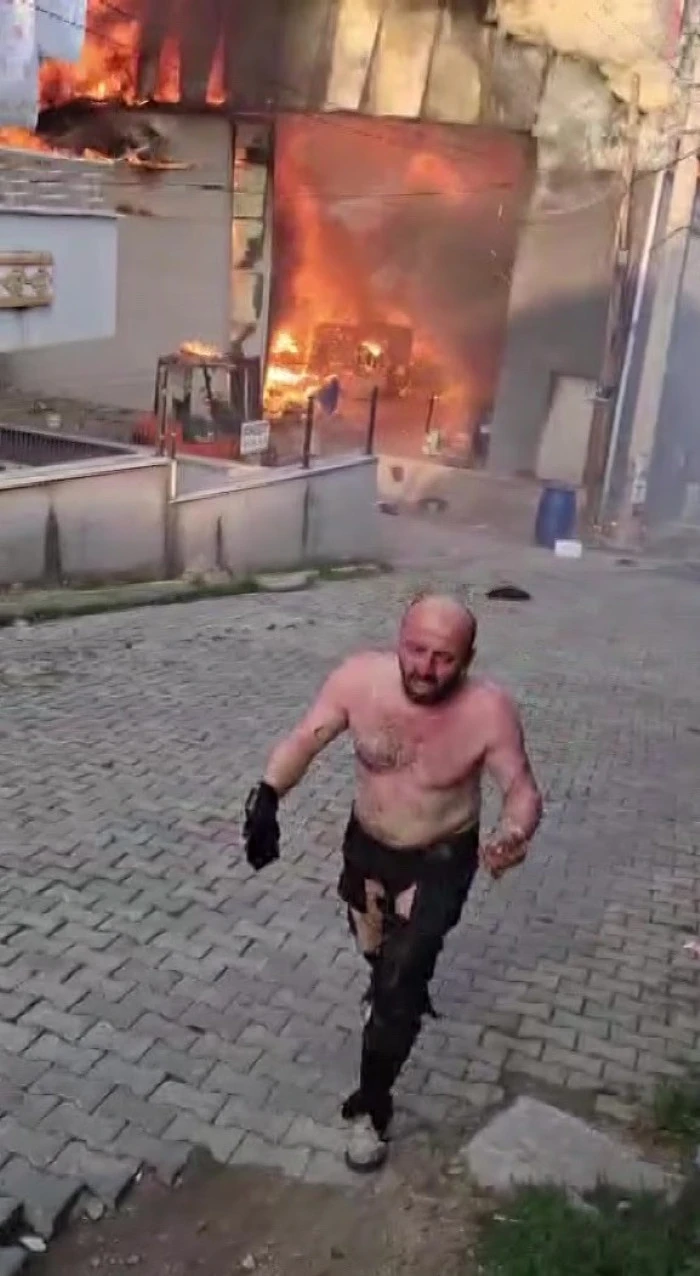 PARFÜM DOLUM TESİSİNDE ÇIKAN YANGIDA 6 İŞÇİNİN İÇERİDE OLDUĞU İDDİA EDİLDİ