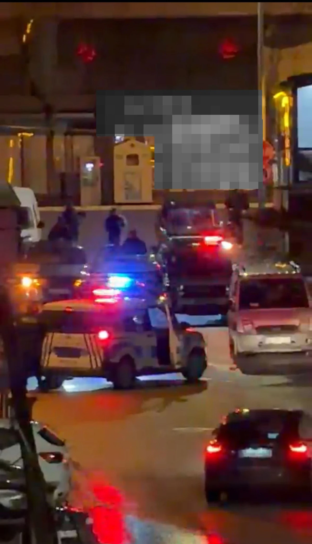 POLİS YOLU KESİNCE KA&Ccedil;ACAK YERİ KALMADI, YAKALANDI