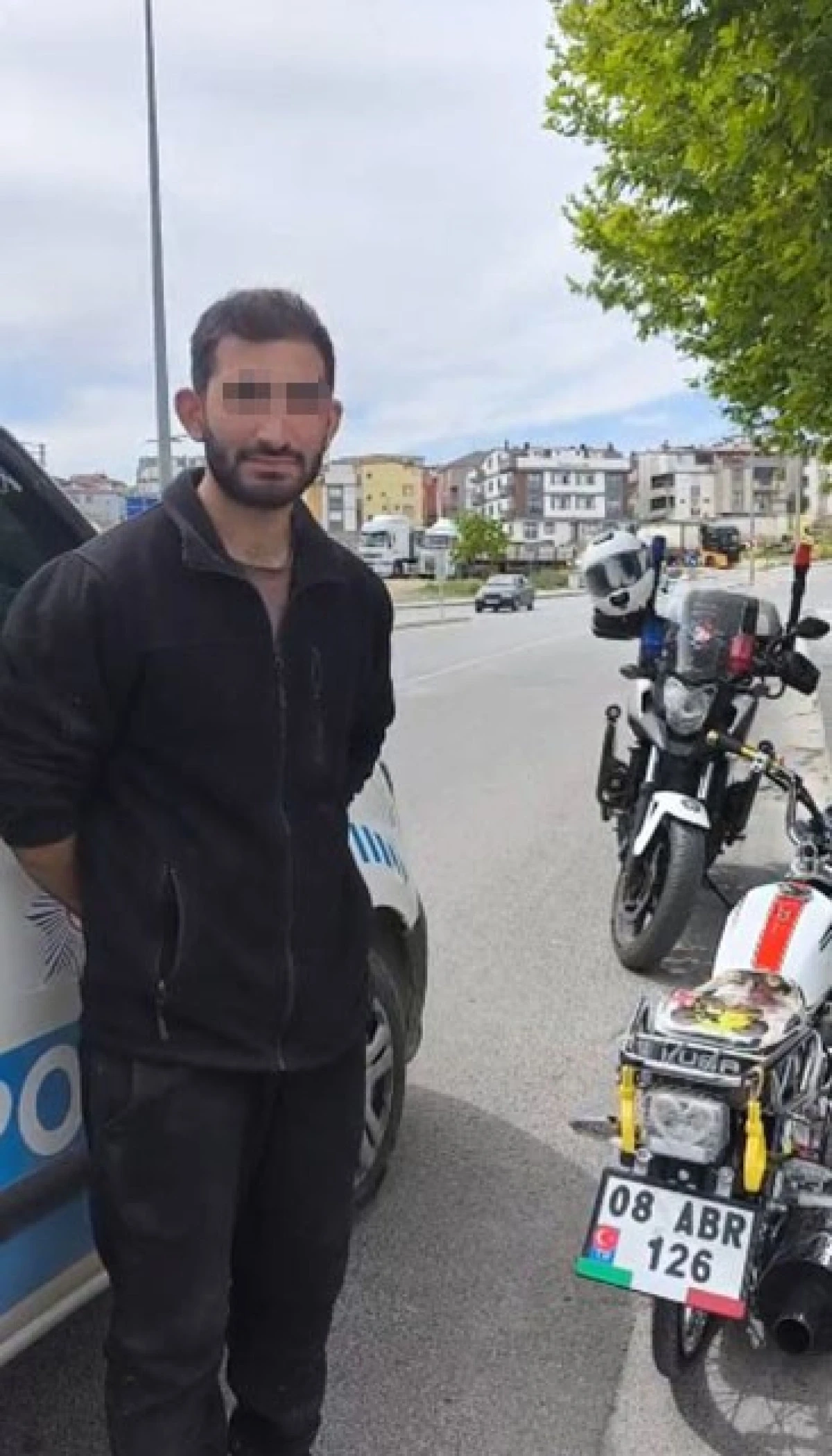 POLİSİ PEŞİNE TAKMIŞTI, ÖZÜR DİLEDİ