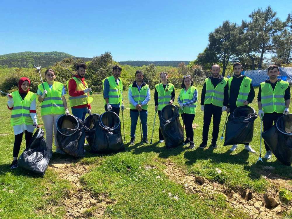 PROJE ÖDEVLERİ KAPSAMINDA SARISU PLAJINDA TEMİZLİK
