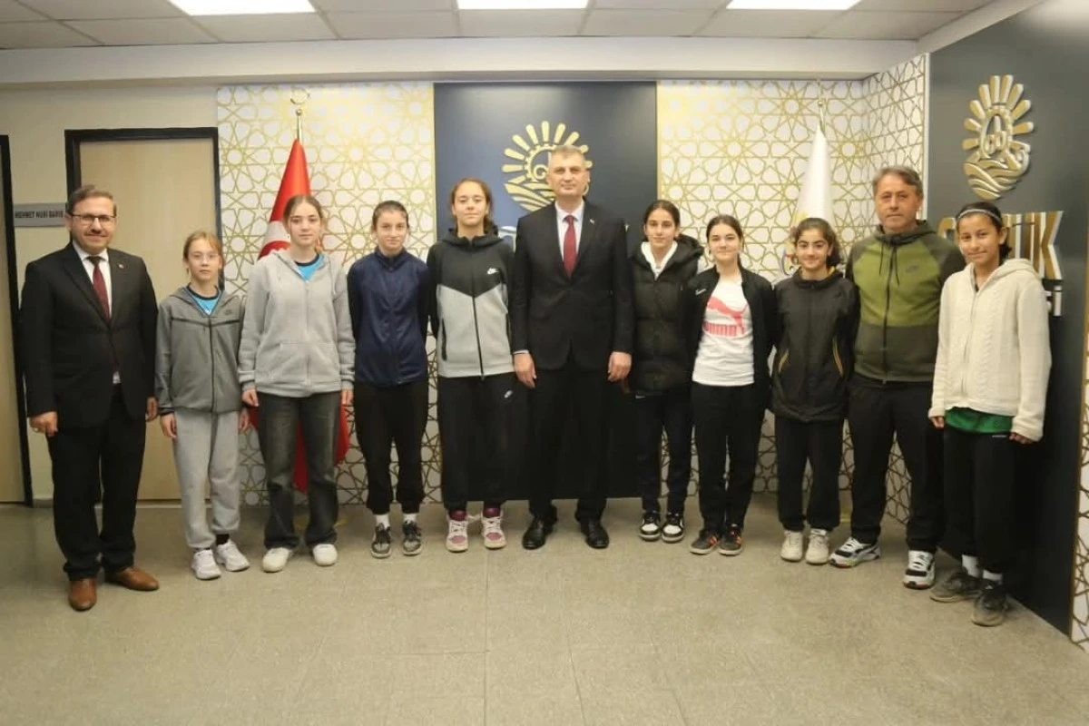 ŞAMPİYONLUK KUPASI GÖLCÜK'E GELDİ