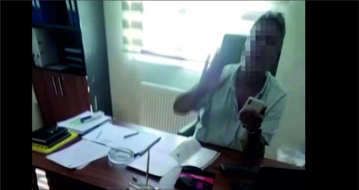 ŞANTİYE ŞEFİNİN ÜZERİNE KAYNAR SU DÖKEN KADIN TUTUKLANDI