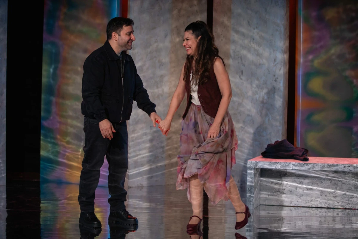 ŞEHİR TİYATROLARI, “UNUTMAK” OYUNUYLA GÖZ DOLDURDU