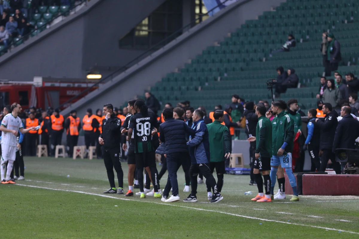 SEL&Ccedil;UK İNAN'DAN G&Ouml;R&Uuml;LMEMİŞ PROTESTO