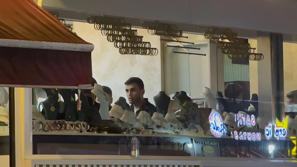 TAHLİYE EDİLEN BİNADA KUYUMCU ALARMI: ZİYNET EŞYALARINI DAKİKALAR İÇİNDE TOPLADI