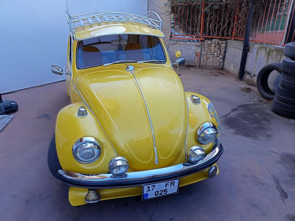 TARİHE GÖMÜLMÜŞ ARAÇLARI ÖZENLE TOPLUYOR 