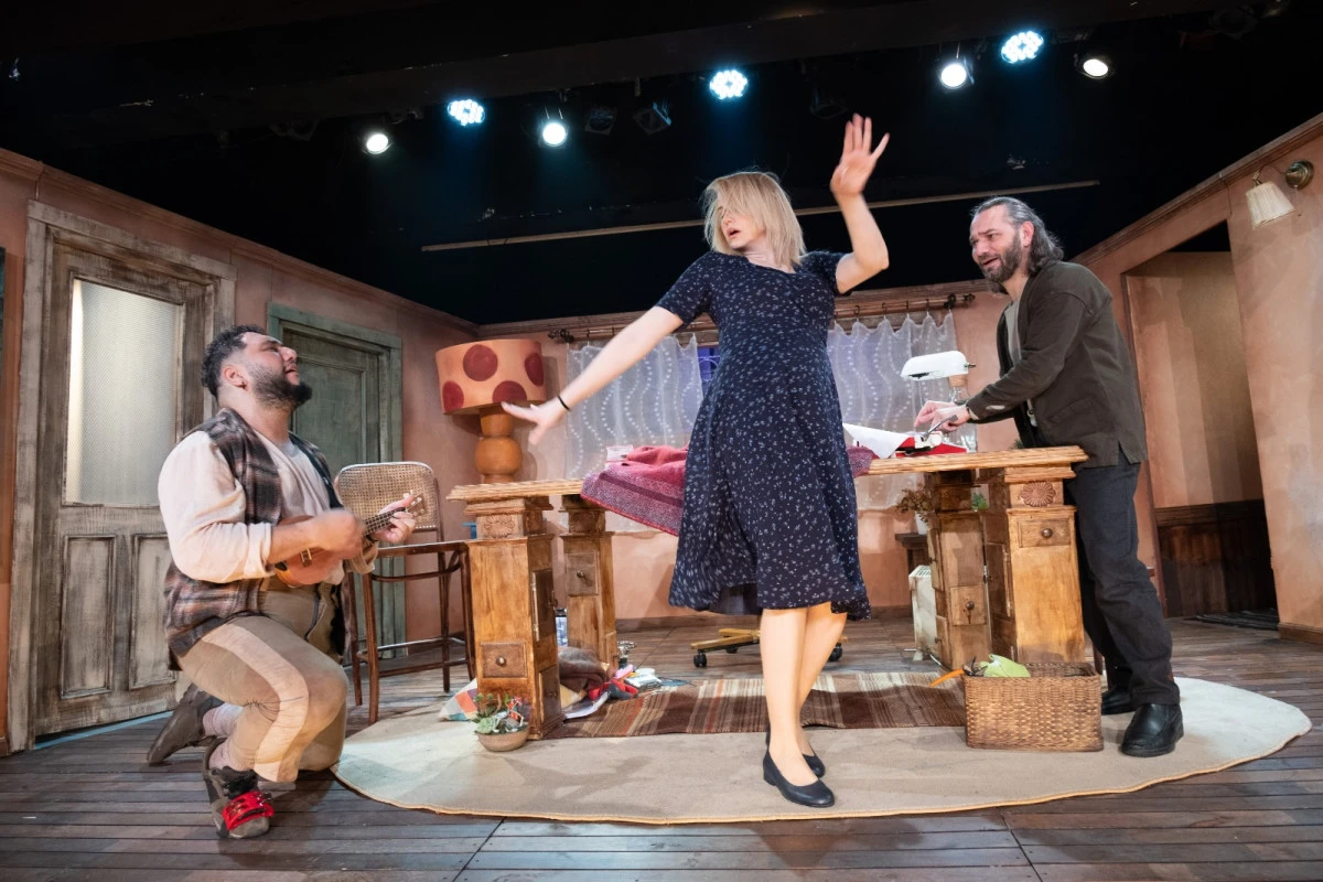 TİYATRO COŞKUSU KOCAELİ&rsquo;NİN D&Ouml;RT BİR YANINI SARDI