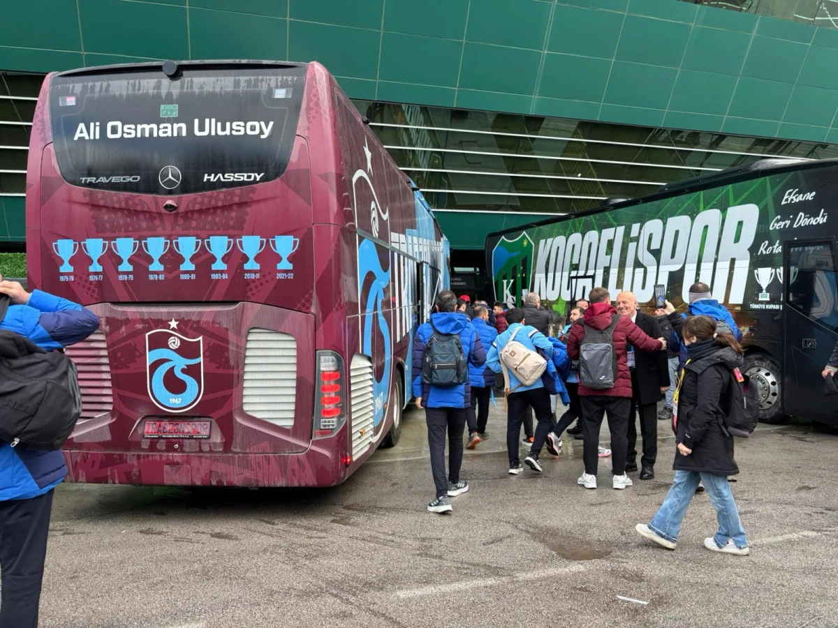 TRABZONSPOR VE KOCAELİSPOR, STADYUMA GİRİŞ YAPTI