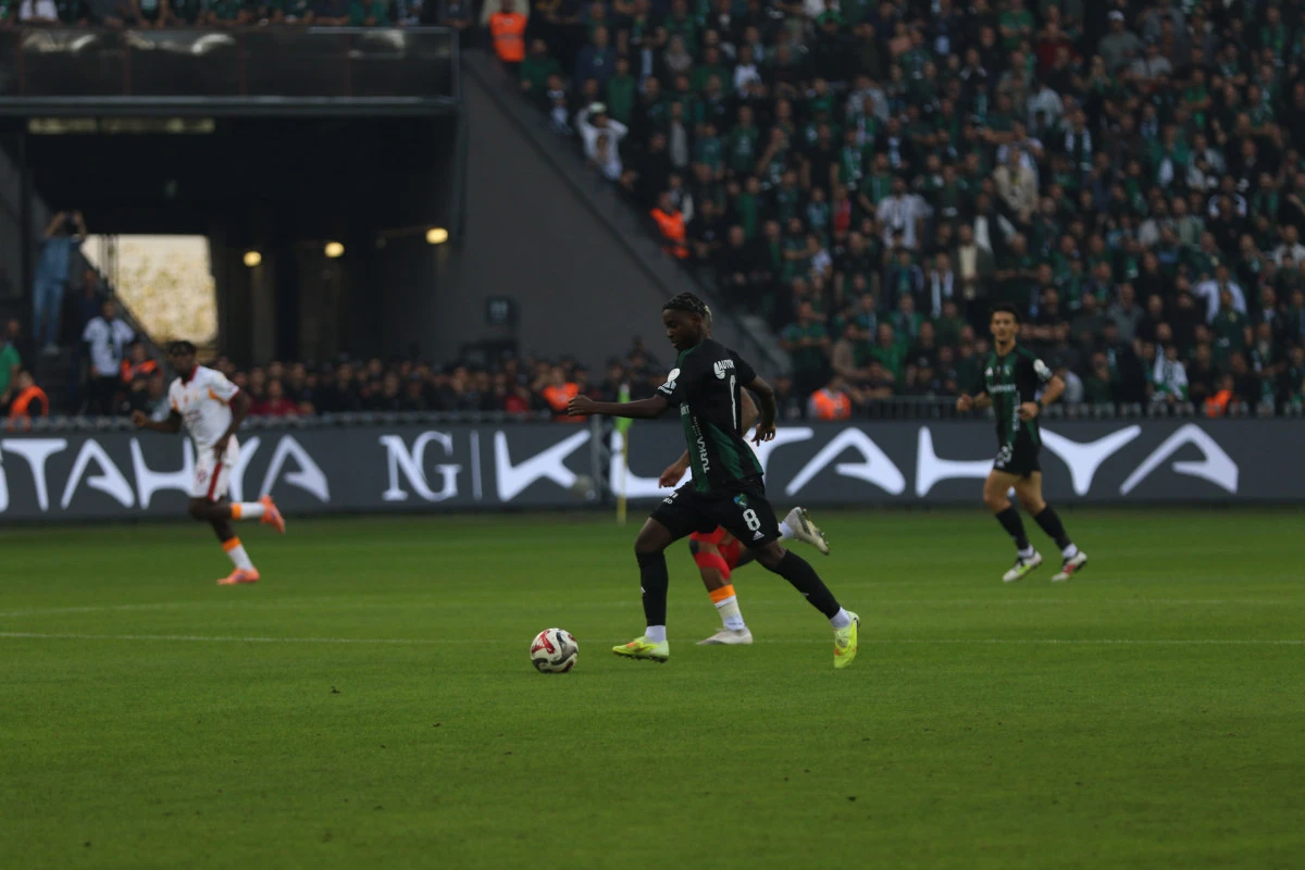 TRENDYOL SÜPER LİG: KOCAELİSPOR: 1 - GALATASARAY: 0