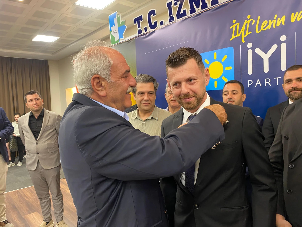 T&uuml;rkiye Cumhuriyeti Sevdalılarının Ortak Adresi İYİ Parti