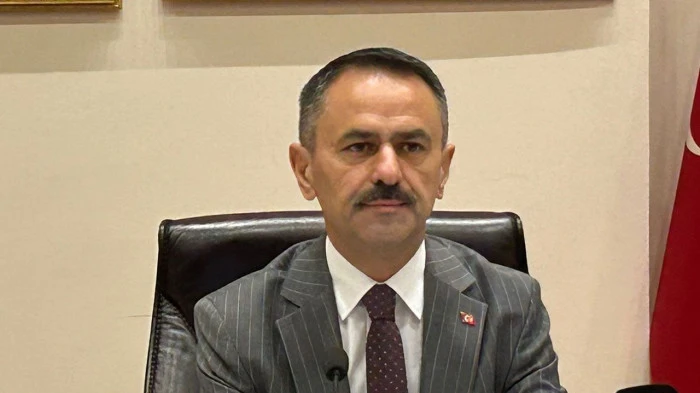 VALİ AKTAŞ &ldquo;BERAT KIRILAN KALPLERİ ONARMA G&Uuml;N&Uuml;D&Uuml;R&rdquo;