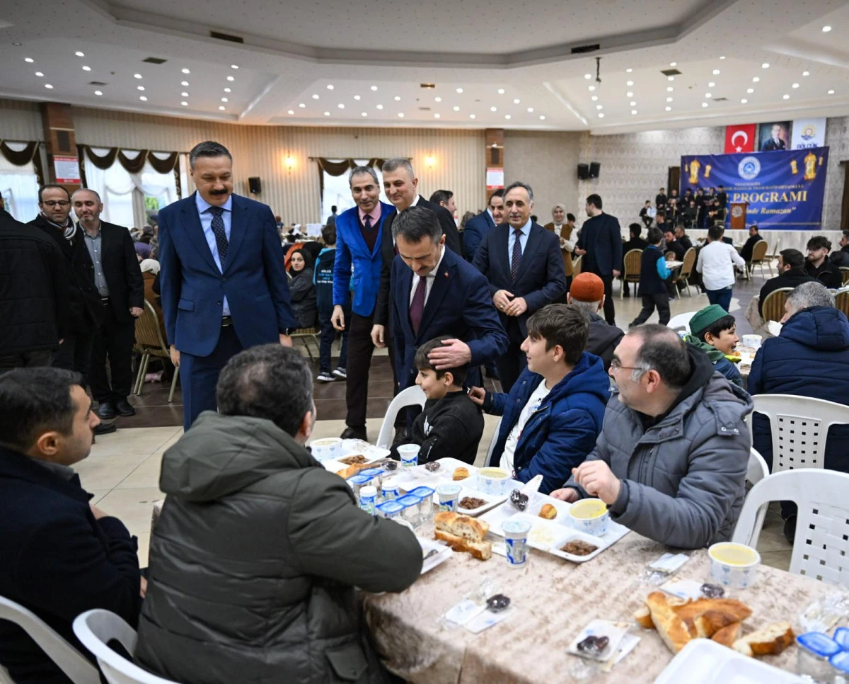 VALİ AKTAŞ, G&Ouml;LC&Uuml;K EY&Uuml;P SULTAN PROJE HAFIZLIK İMAM HATİP ORTAOKULUNUN PROGRAMINA KATILDI