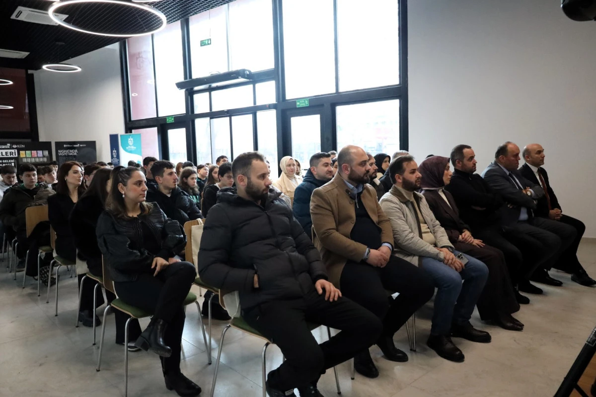 YAZAR ALEV ALATLI, ADINI TAŞIYAN K&Uuml;T&Uuml;PHANEDE ANILDI