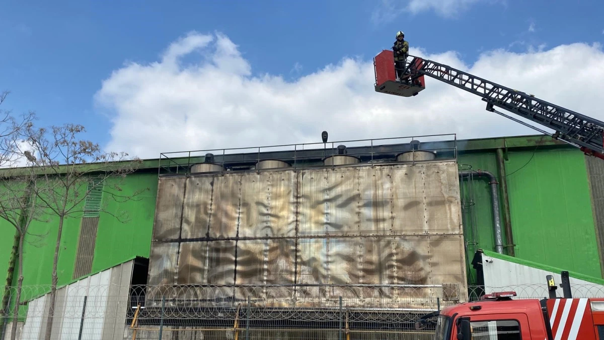 YILDIZ ENTEGRE FABRİKASINDA KORKUTAN YANGIN